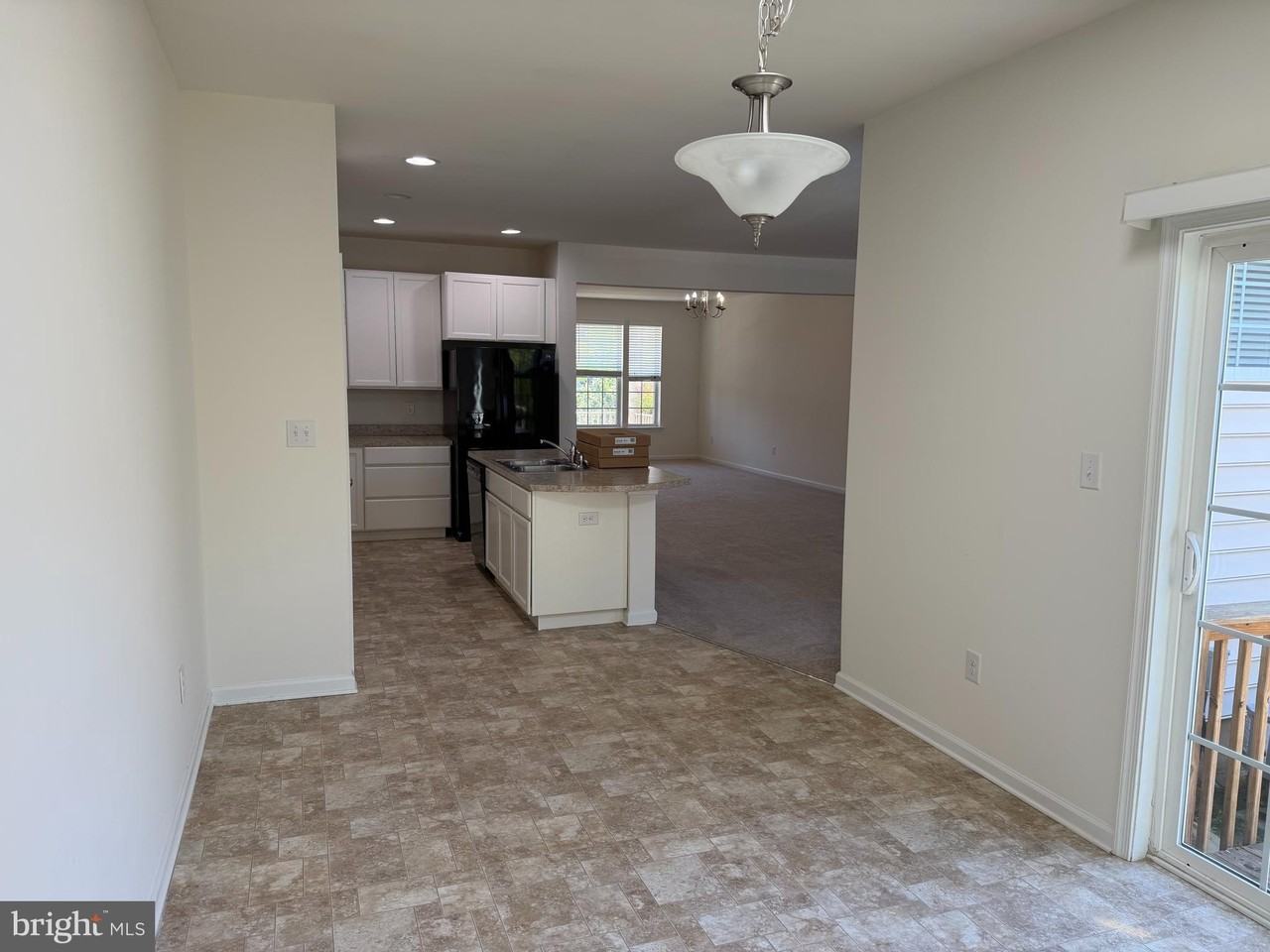 280 N Bayberry Pkwy - Photo 7 of 17