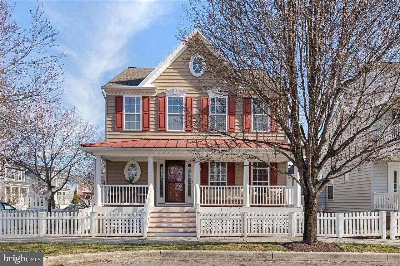 301 Adelaide Dr