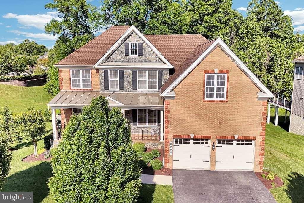 8227 Saint Francis Dr - Photo 3 of 40