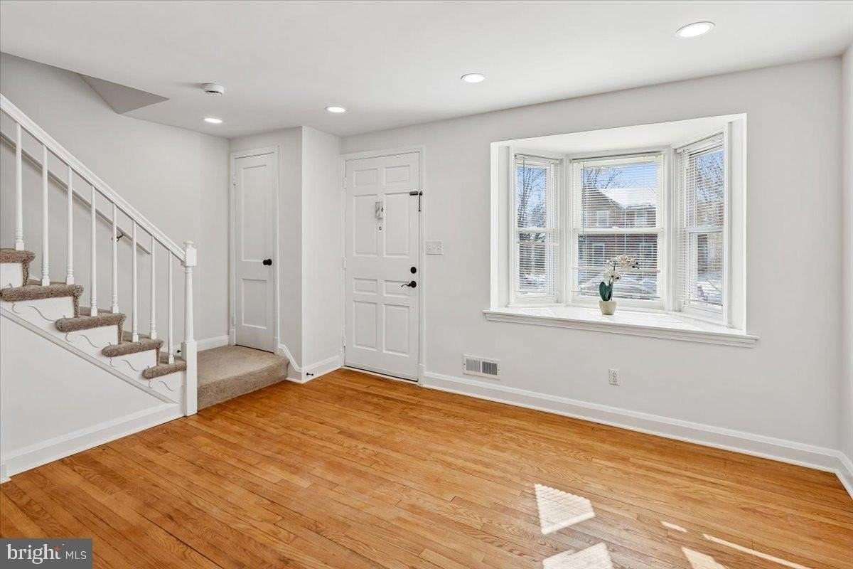1612 Hardwick Rd - Photo 3 of 21