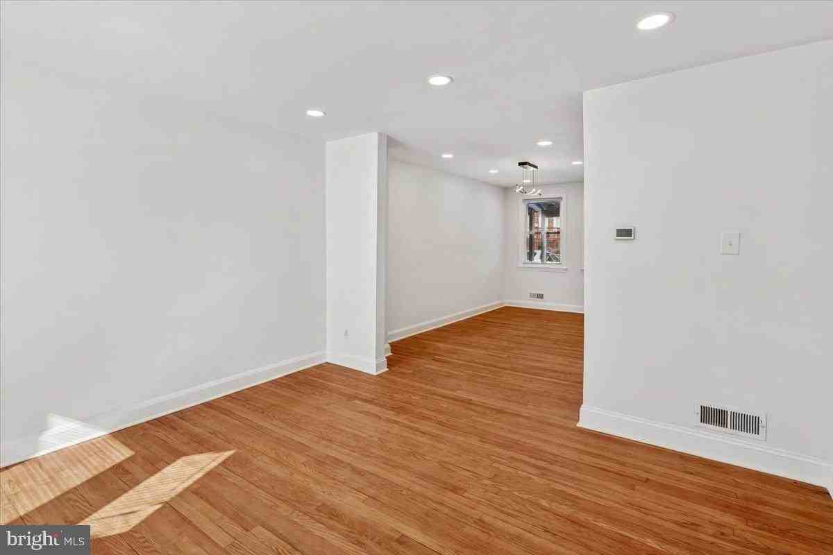 1612 Hardwick Rd - Photo 4 of 21