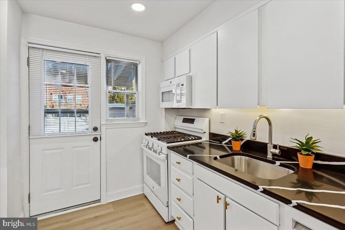 1612 Hardwick Rd - Photo 7 of 21
