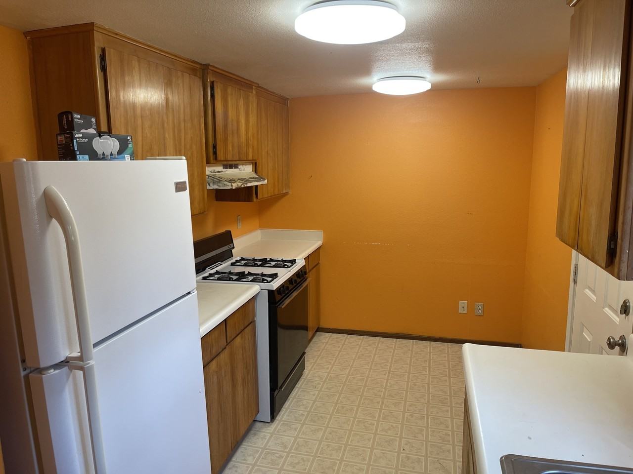 1092 Humboldt Avenue (G) - Photo 5 of 7