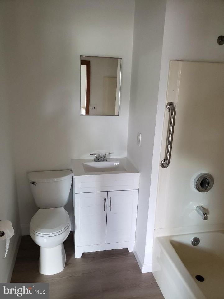 107 W Branch Ave - Photo 4 of 9