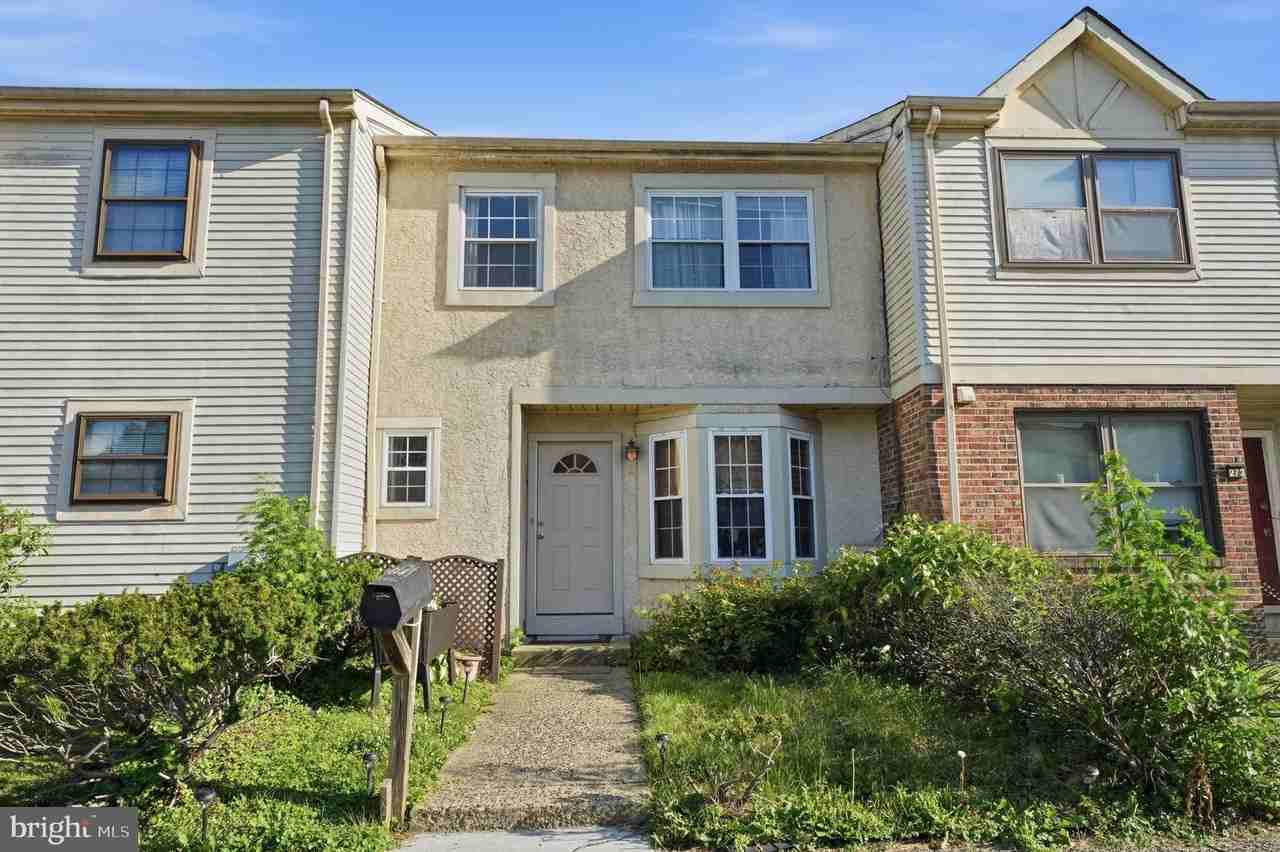 272 Hudson Ct - Photo 3 of 41