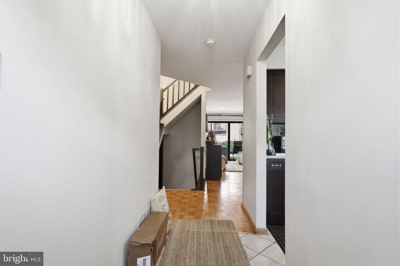 272 Hudson Ct - Photo 5 of 41