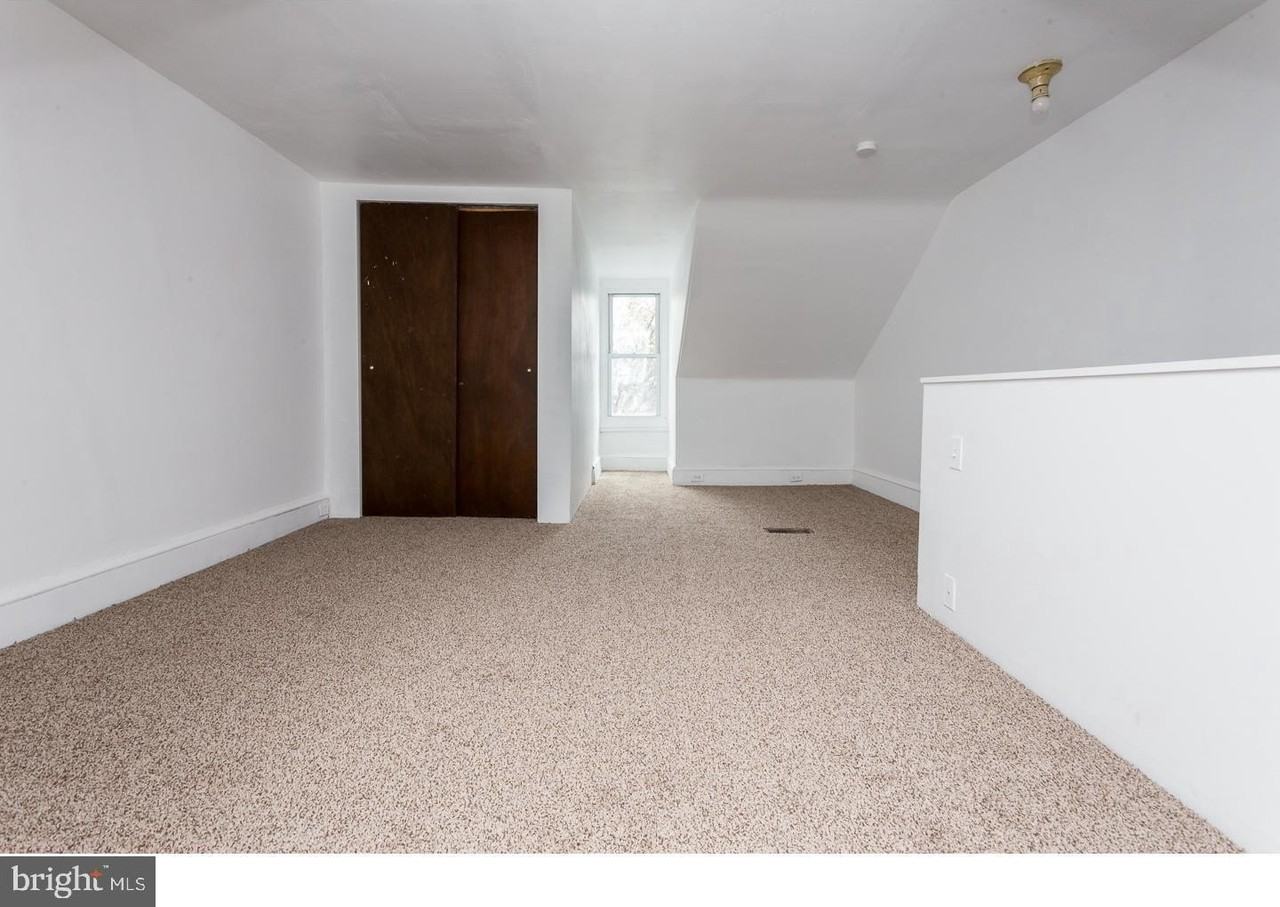 849 Queen St - Photo 4 of 18