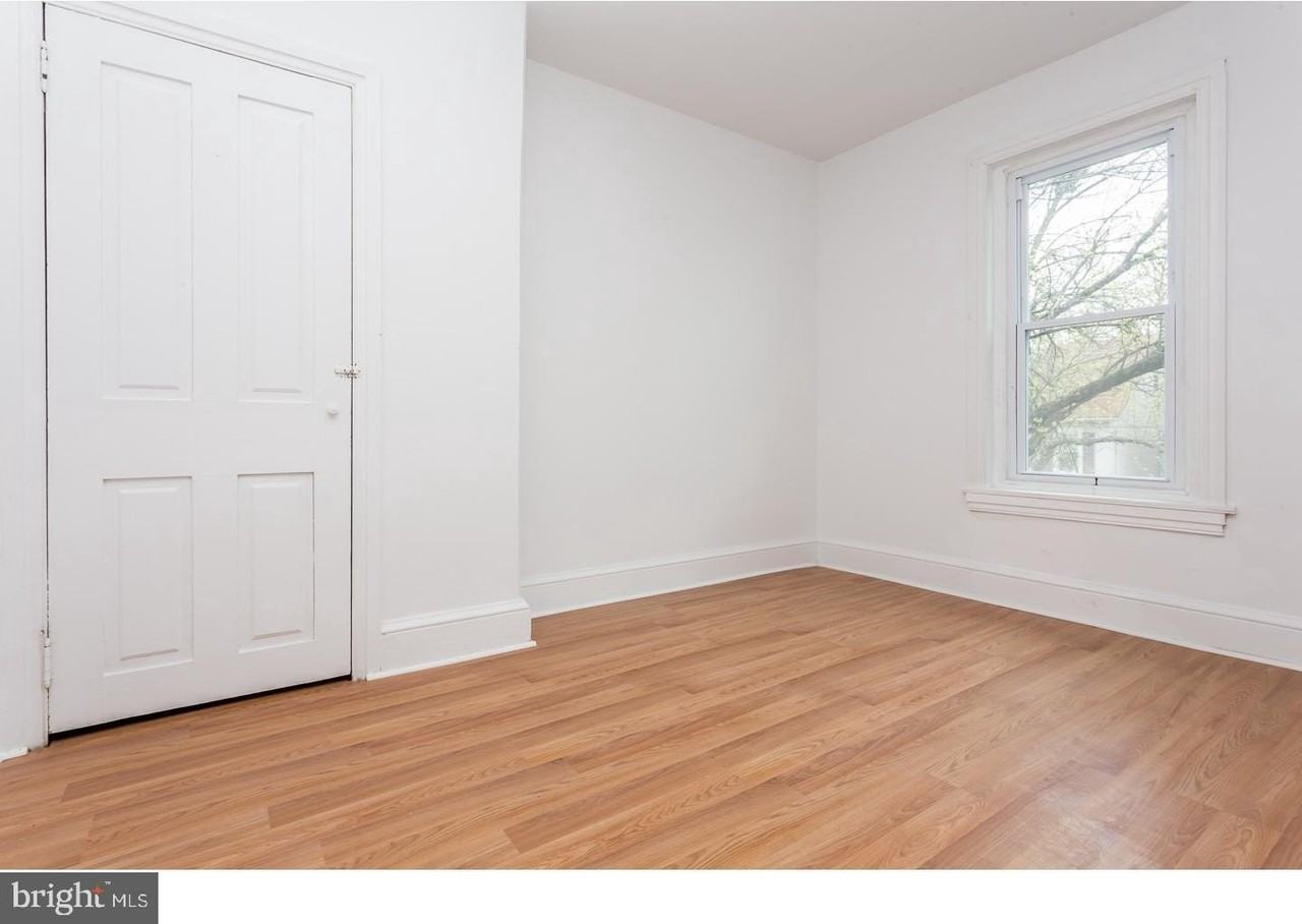 849 Queen St - Photo 6 of 18