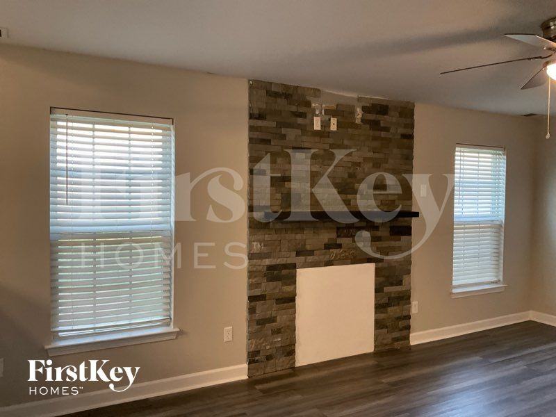 838 Anchor Way Ne - Photo 2 of 10