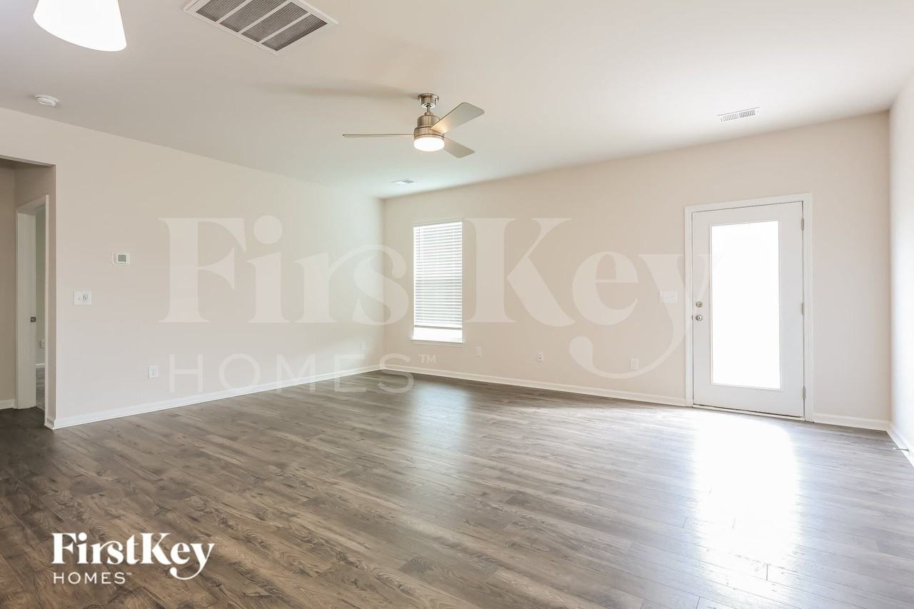 208 Stonefence Dr - Photo 3 of 16