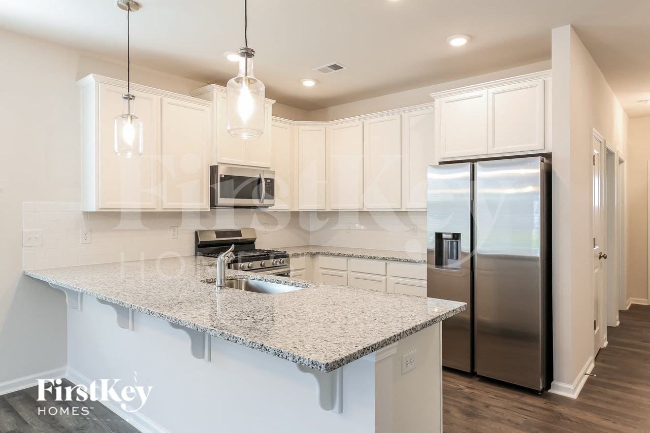 208 Stonefence Dr - Photo 5 of 16