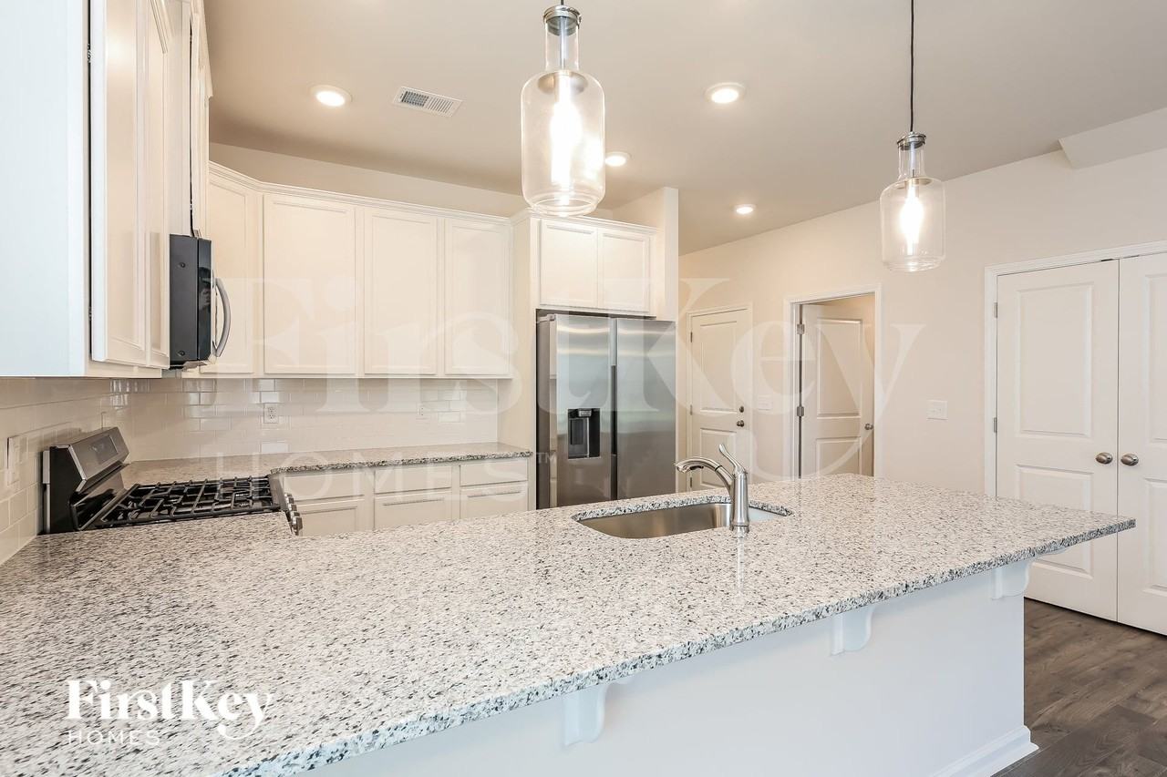 208 Stonefence Dr - Photo 6 of 16