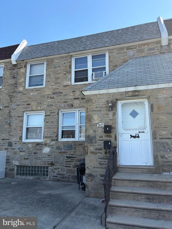 3021 Tyson Ave #1 - Photo 2 of 11