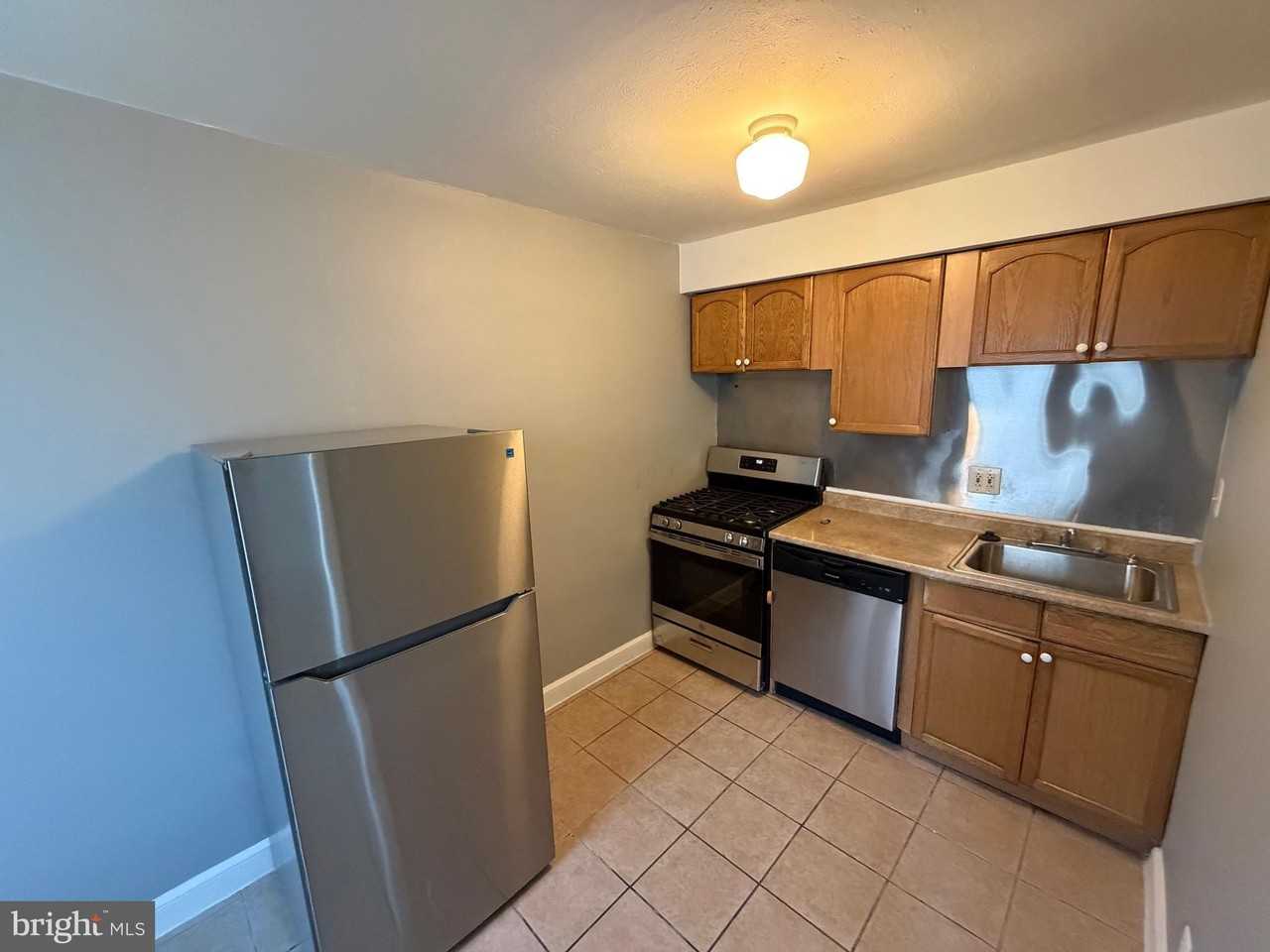 3021 Tyson Ave #1 - Photo 5 of 11