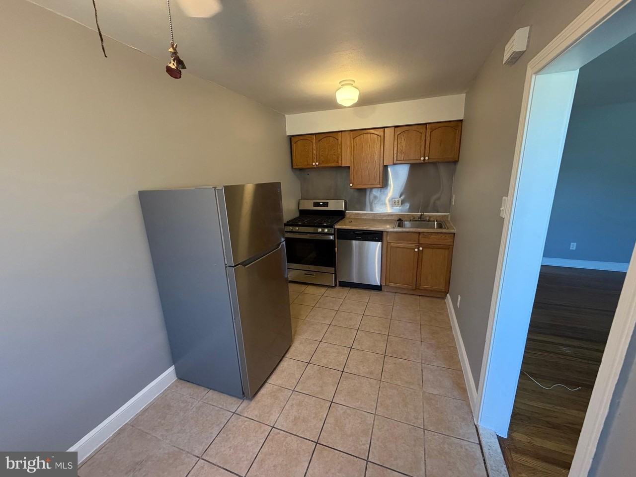 3021 Tyson Ave #1 - Photo 7 of 11