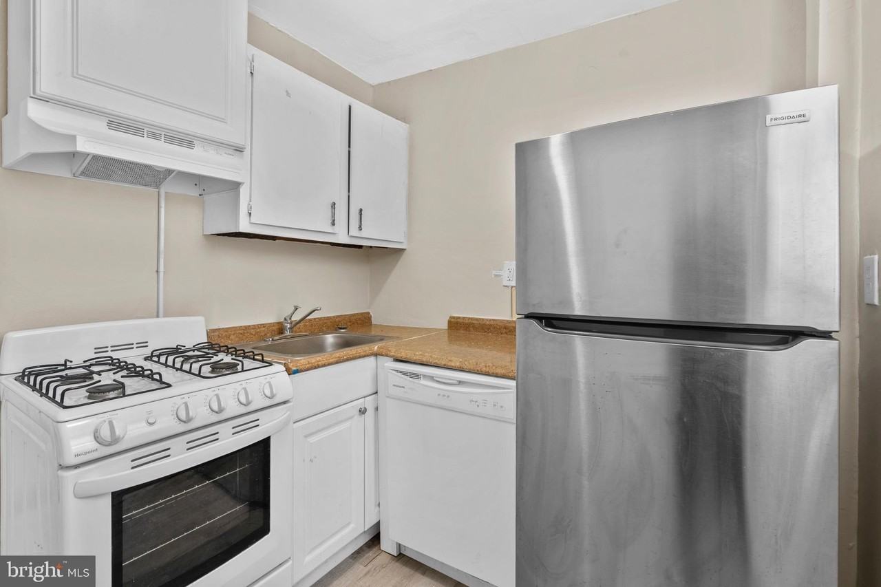 2546 E Dauphin St - Photo 2 of 25