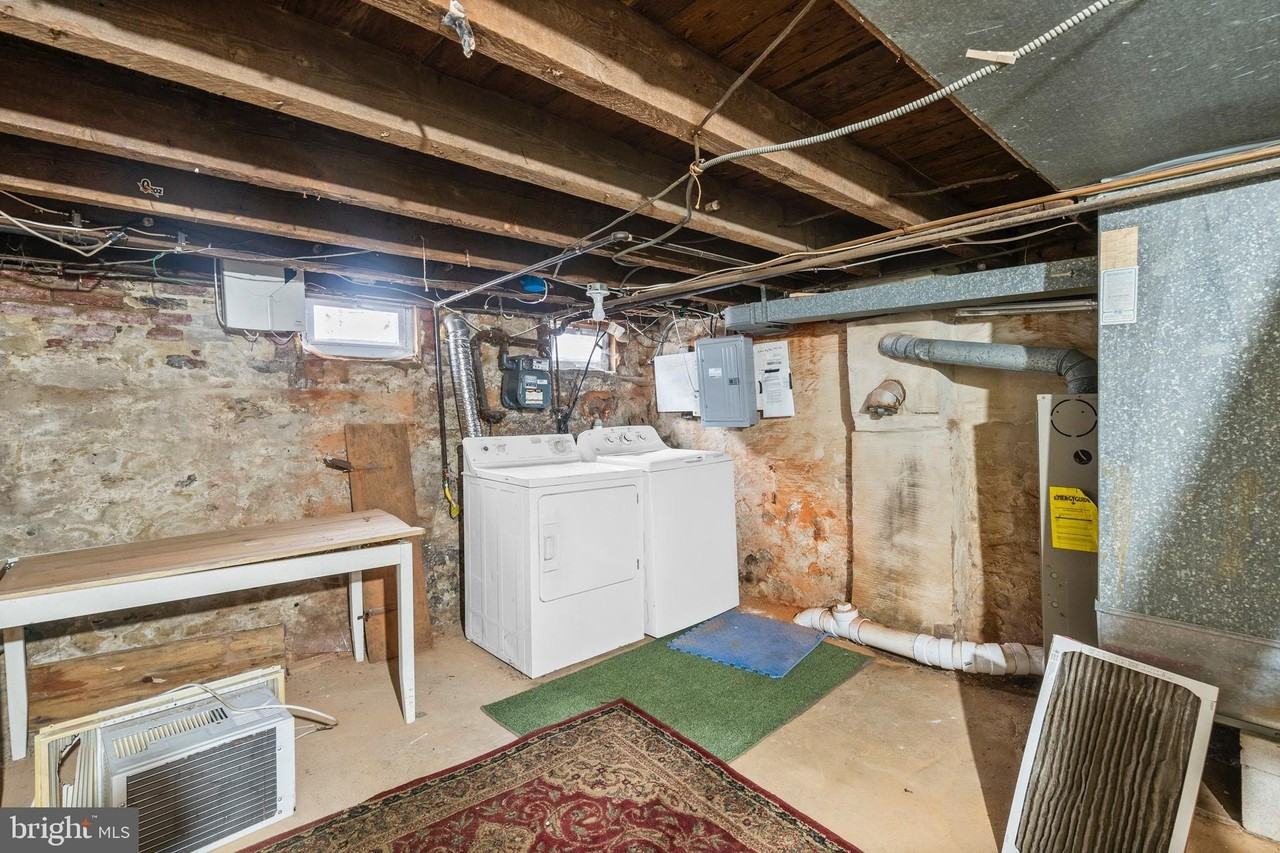 2546 E Dauphin St - Photo 7 of 25