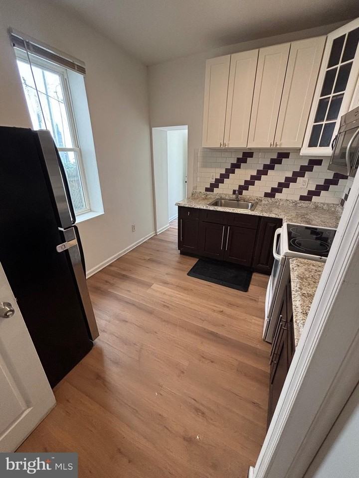 867 N 50th St - Photo 3 of 3