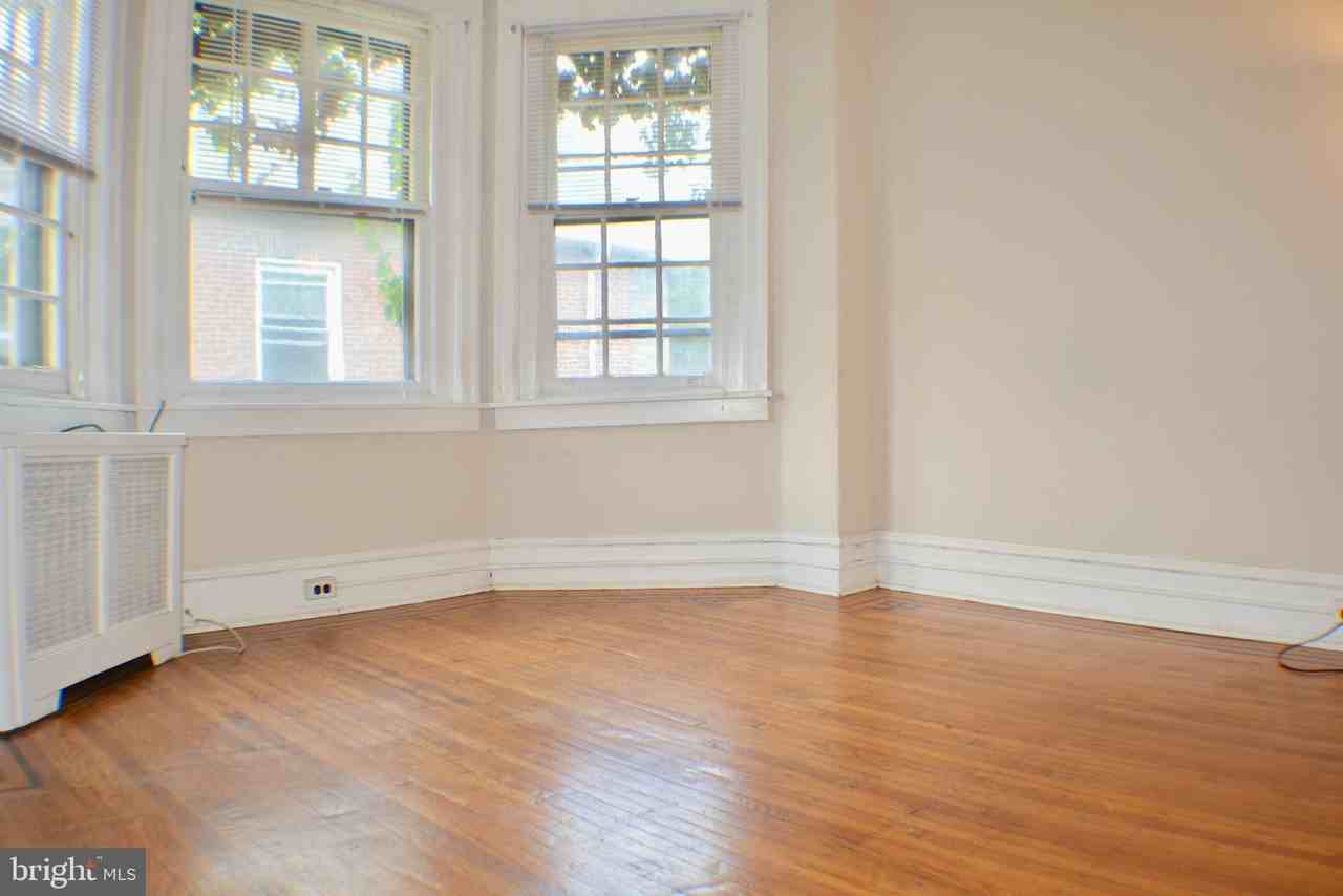 510 W Manheim St #2 - Photo 3 of 14