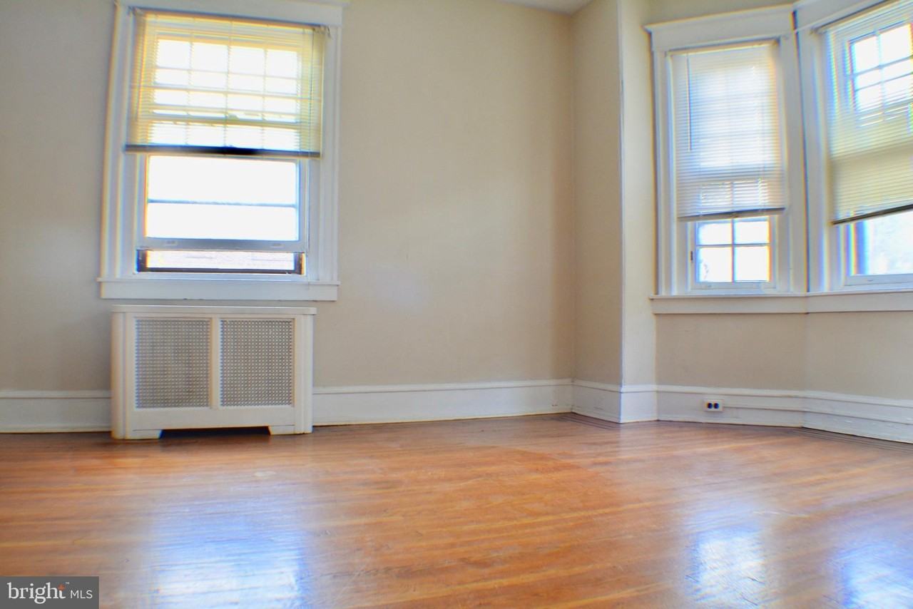510 W Manheim St #2 - Photo 5 of 14
