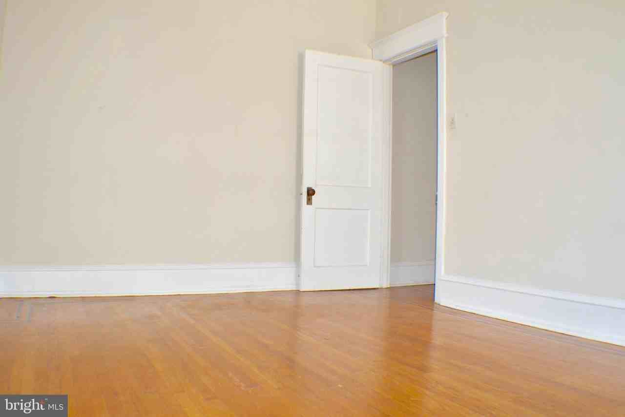510 W Manheim St #2 - Photo 7 of 14