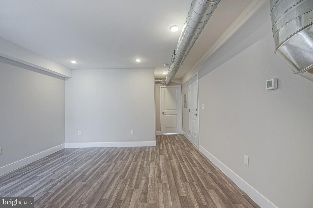 1070 N Front St #A - Photo 5 of 18