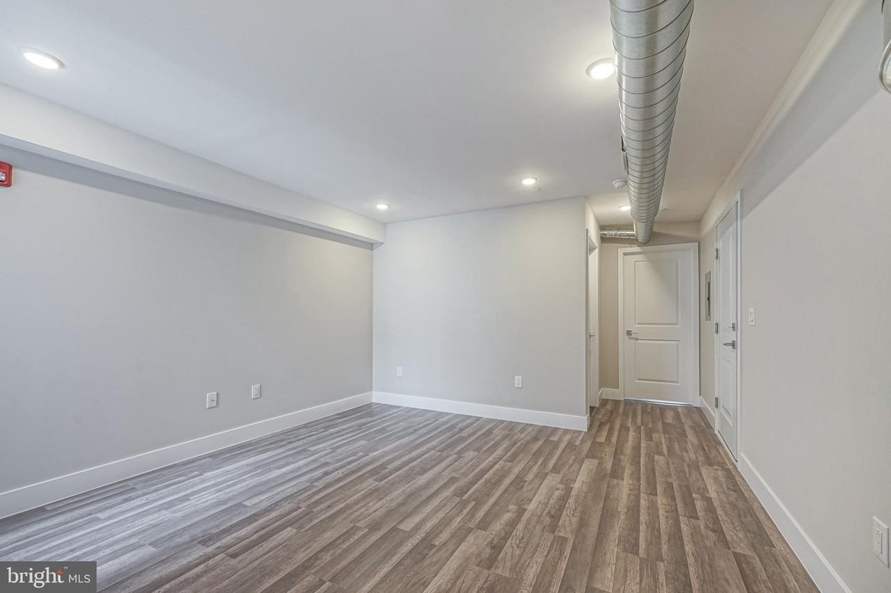 1070 N Front St #A - Photo 6 of 18