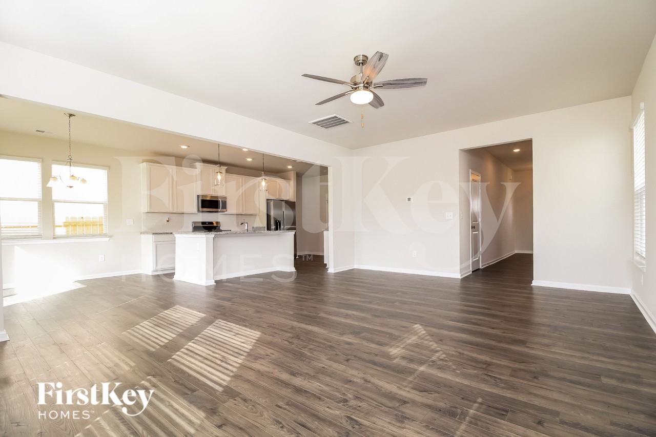 304 Ashborne Ln - Photo 3 of 15