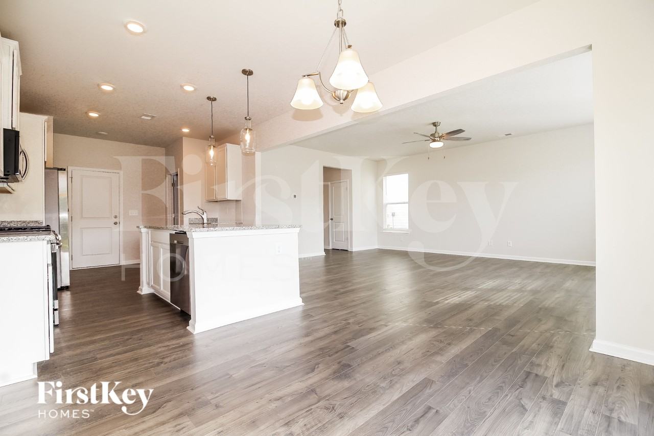 304 Ashborne Ln - Photo 4 of 15