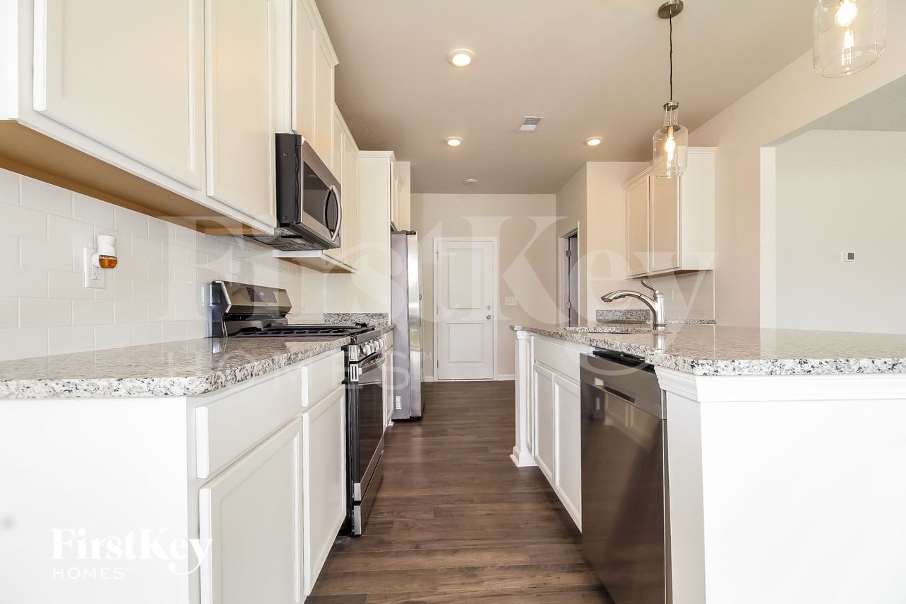 304 Ashborne Ln - Photo 5 of 15