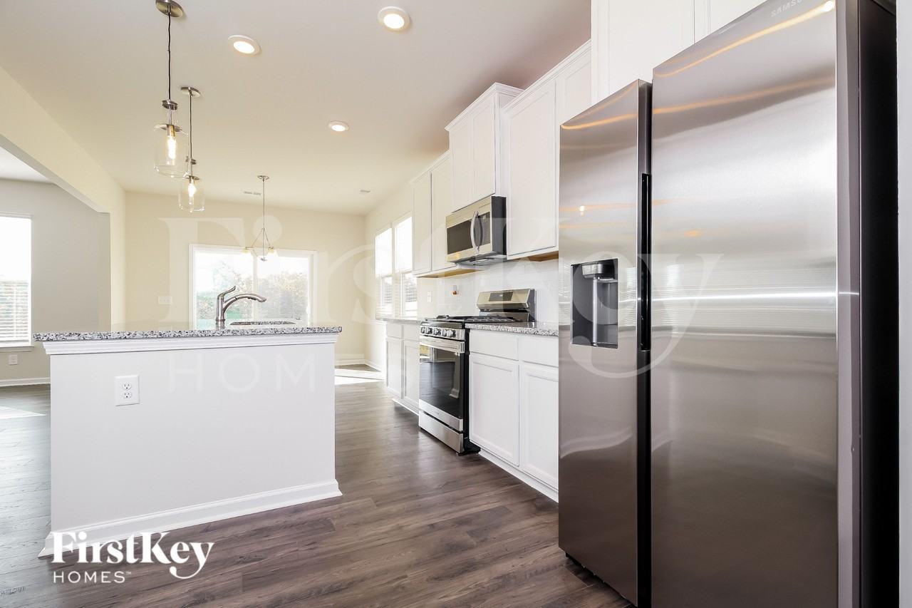 304 Ashborne Ln - Photo 6 of 15