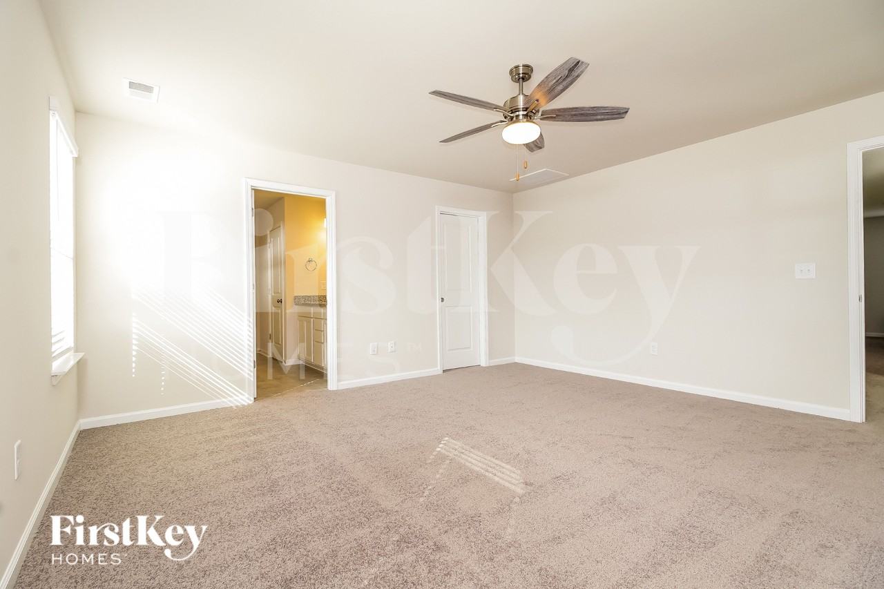 304 Ashborne Ln - Photo 7 of 15