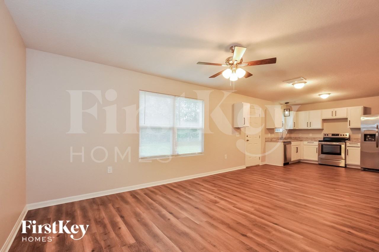 111 Pine Circle Dr - Photo 4 of 15