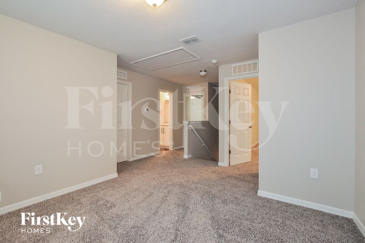 111 Pine Circle Dr - Photo 6 of 15