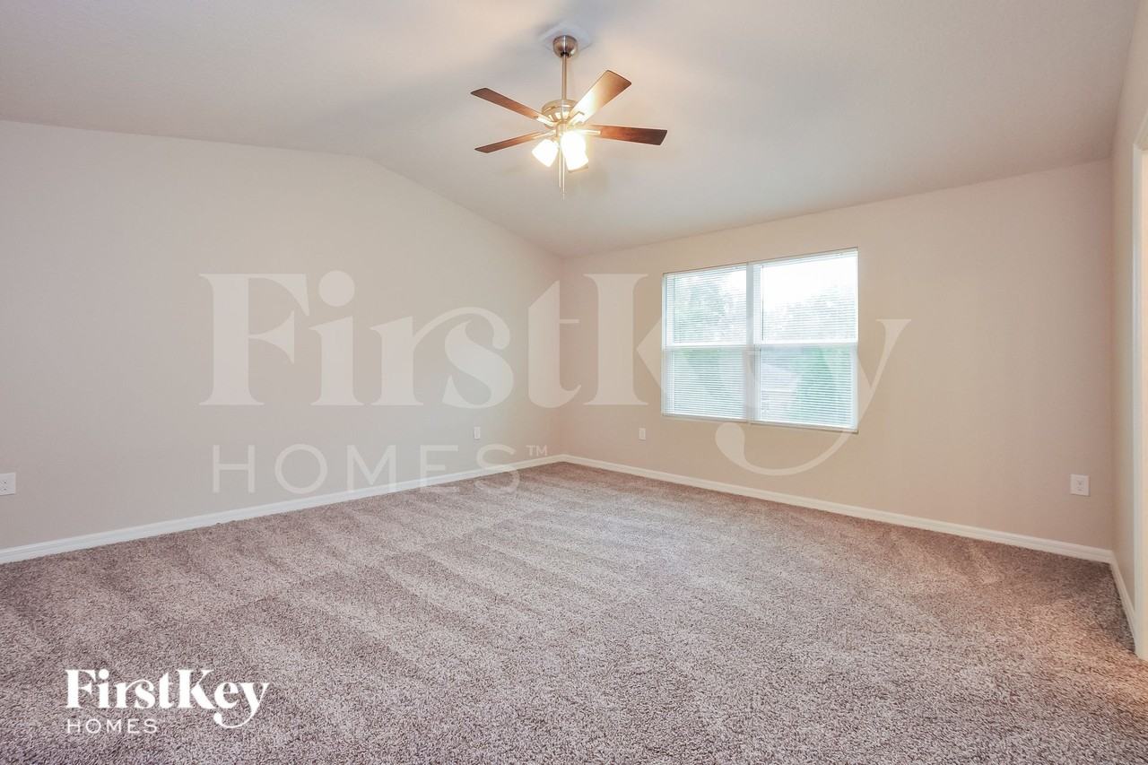 111 Pine Circle Dr - Photo 7 of 15