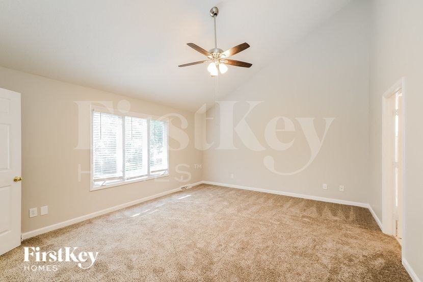 1510 Barry Oak Ct - Photo 7 of 15
