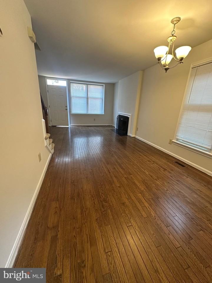 529 Colecroft Ct - Photo 5 of 28