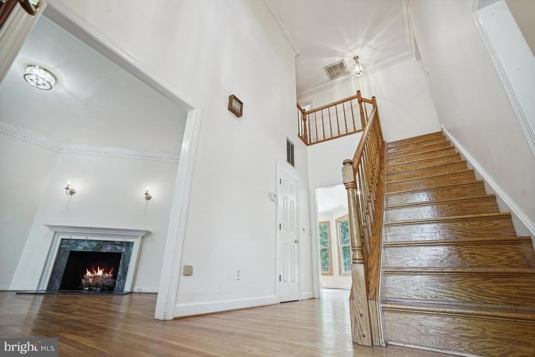 72 Erin Dr - Photo 3 of 23