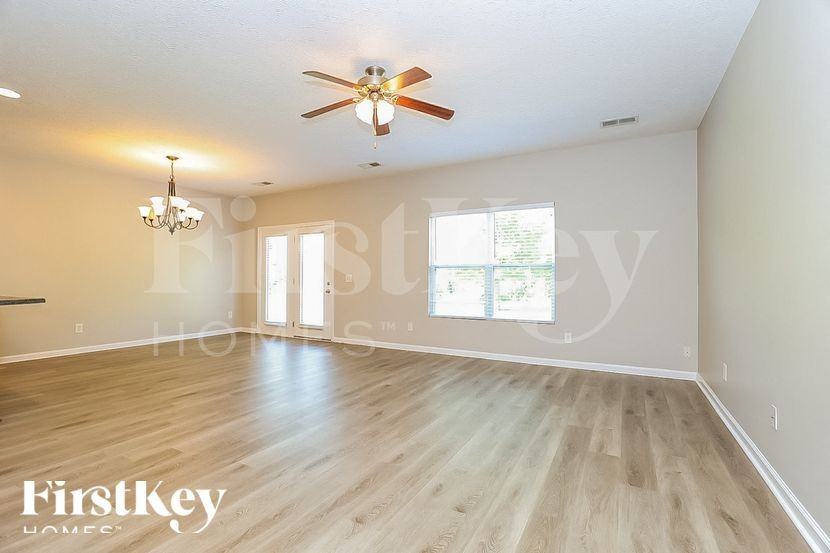 115 Pierre Pl - Photo 3 of 15