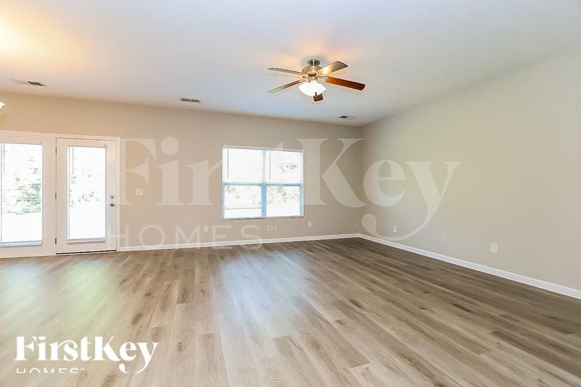 115 Pierre Pl - Photo 4 of 15