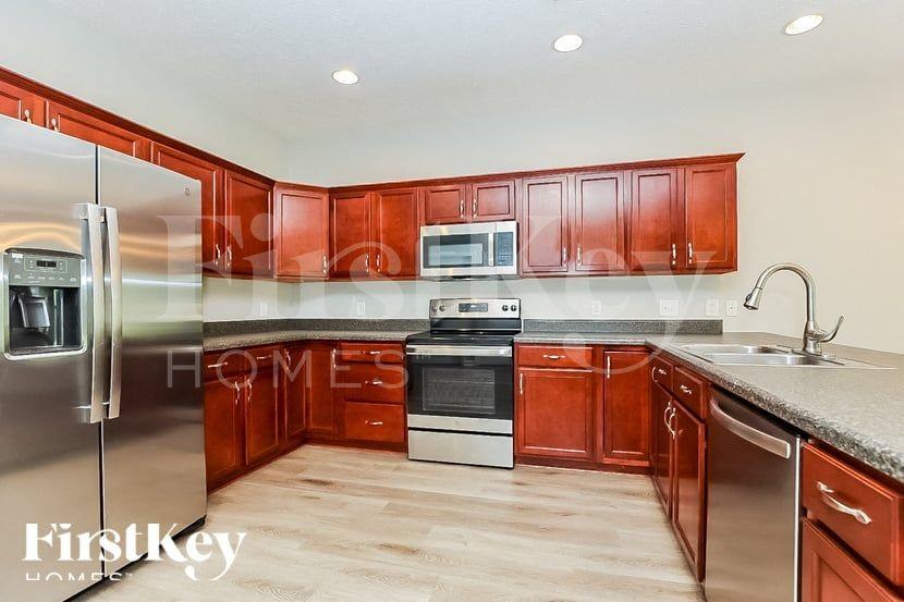 115 Pierre Pl - Photo 6 of 15