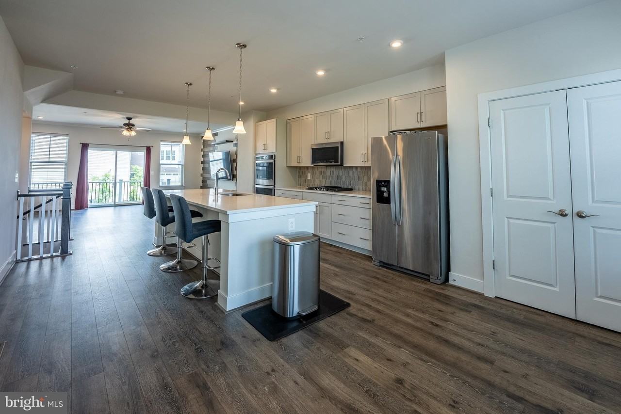 6069 Dreher Ct - Photo 4 of 23