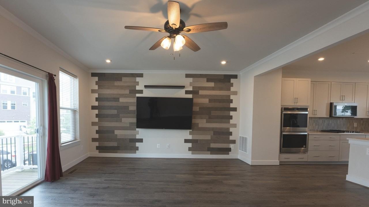 6069 Dreher Ct - Photo 5 of 23