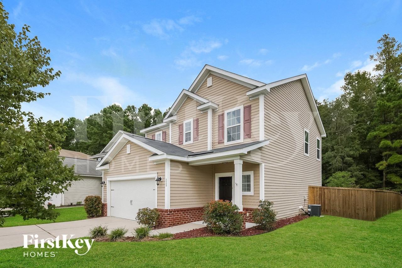 229 Oglethorpe Cir - Photo 2 of 15