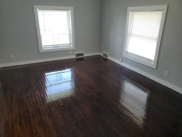 318 Lincoln Way East - Photo 4 of 29