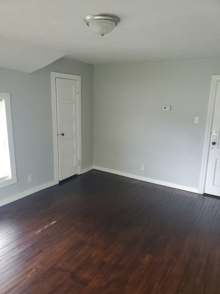 318 Lincoln Way East - Photo 5 of 29