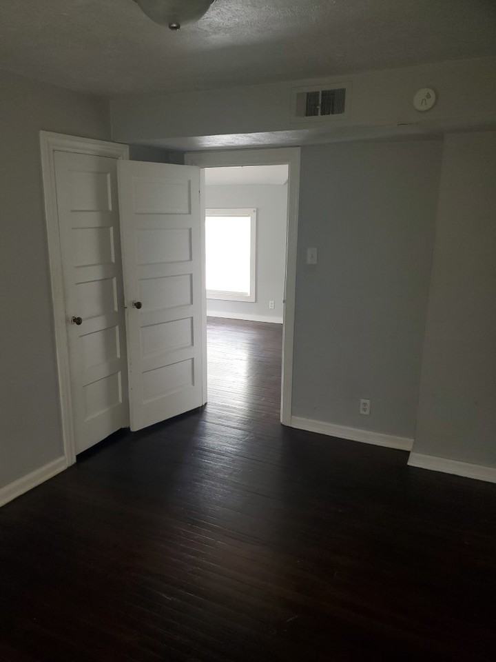 318 Lincoln Way East - Photo 7 of 29