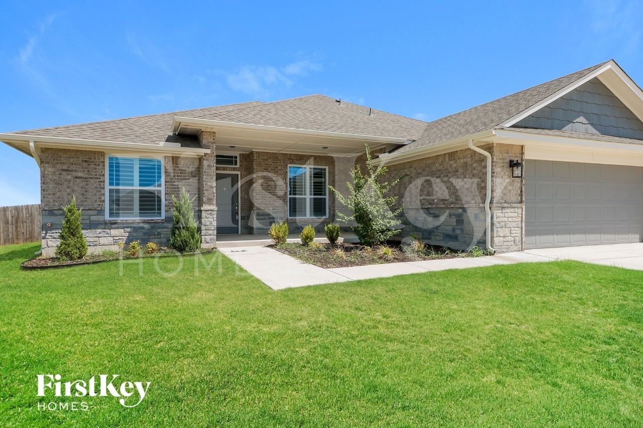 1720 Gladington Ct - Photo 2 of 15