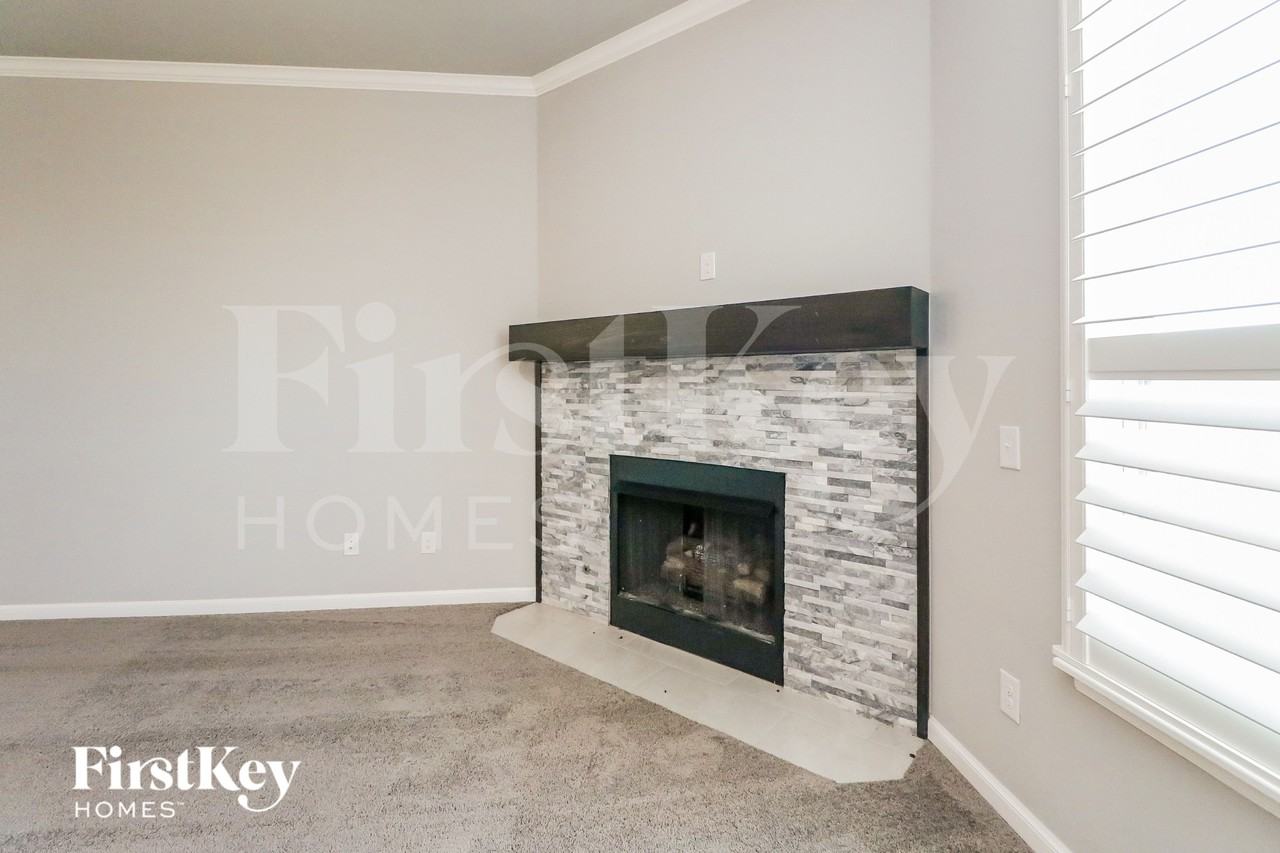 1720 Gladington Ct - Photo 5 of 15