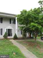 featured image of 35 Beekman Pl